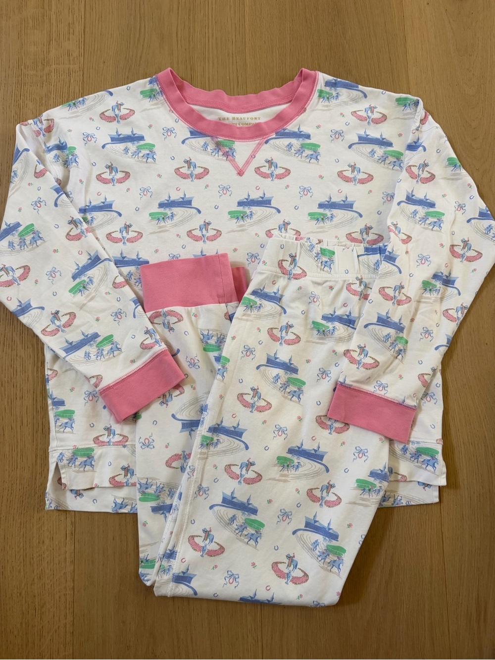 The Beaufort Bonnet Company Kentucky Derby Print women’s pajamas. Size Small